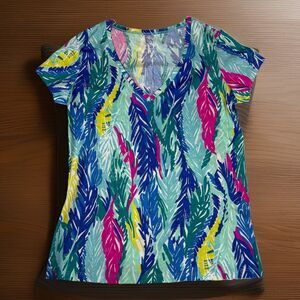 Lilly Pulitzer Etta V Neck T Shirt Light As a Feather Print Sz Small Pima Cotton